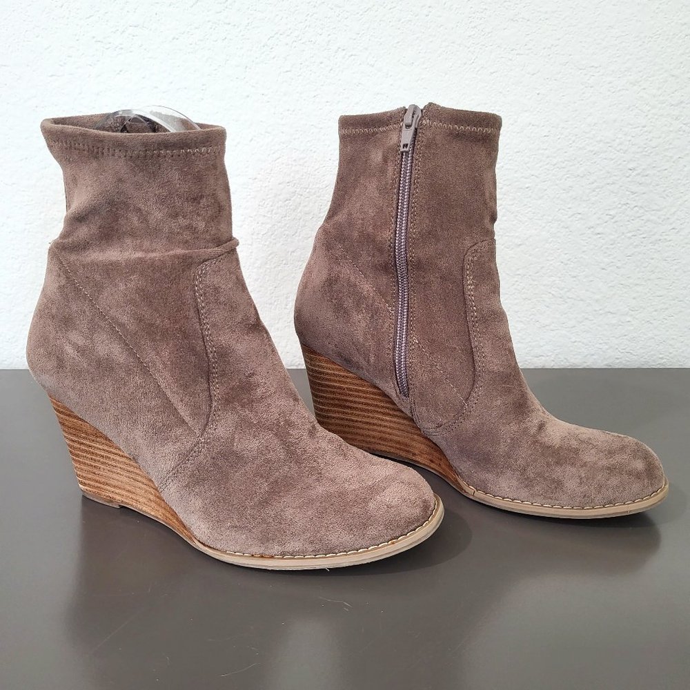 Report Gelila Sock Wedge Bootie SZ 7.5